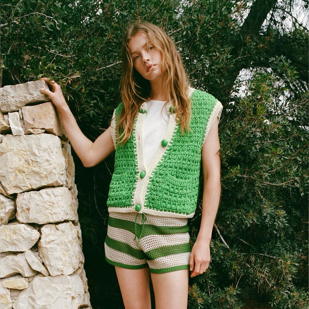 ZARA Large Button Knit Vest Top - Picture 1 of 10